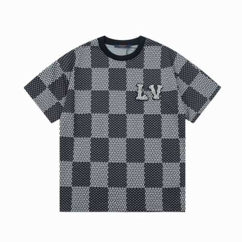 隔天到 Louis Vuitton 路易威登 珍珠字母棋盘格 大Logo标识精致升级，灵感源自八十年代复古刺绣 原版面料 官方同款 短袖T恤 同缸染面料 手感非