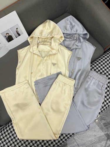 prad* 25Ss新款连帽上衣阔腿裤套装 经典三角标徽章装饰 版型超正 两色三码Smla807p
