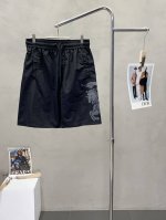 burberry巴宝莉独家专供新款休闲短裤 高端版本！专柜定制面料 透气舒适度高，细节无可挑剔，品牌元素设计理念，体现高品质。手感细腻柔软！呈现休闲裁剪，上身版
