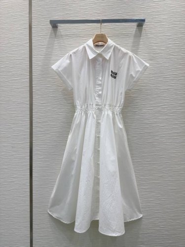 miu Mi* 2025Ss新款 设计感拉满的绝绝子衬衣裙！时髦低调气质又奢华高级！版型百搭不挑人，做工品质看细节。白富美必入！强烈推荐。Sml S后中长116