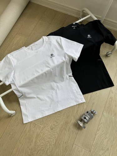 kailas 凯乐石夏季新款高品质冰丝高弹速干圆领T恤短袖 -立体 Logo 精致醒目，低调间彰显格调与品质，每一处细节都诉说着不凡。采用超高品质冰丝速干面料，