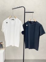 P210。Descents迪桑特独家专供新款原单男士休闲春夏短袖 高端定制 高端版本 时尚百搭爆款进口面料 手感超柔软细腻 穿着亲肤舒适 高端精品 代工厂精细做