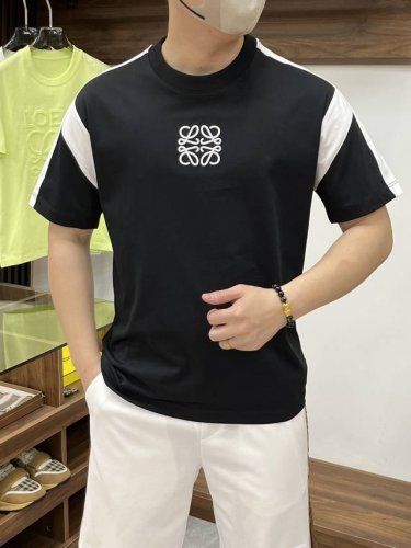 Loewe 罗意威 三标齐全 2025夏季新款男士休闲圆领T恤 高级定制100%棉面料 面料柔软舒适 透气弹力舒适度极高 细节无可挑剔 顶级辅料配备 原版Log