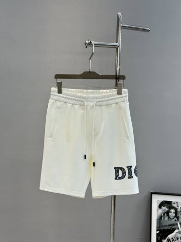Dio*R迪奥25S夏季运动休闲五分短裤可搭配套装！石头岛联名款.侧身无缝设计.经典字母3D绣花烫画设计.减龄耐看！进口高级锦棉面料.上身柔软舒适，穿上非常惹眼
