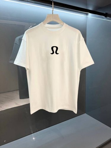 Lulu 新款字母印花双层重工短袖T桖 字母图案不管是T桖还是卫衣都是每年的爆款单品 前幅大面积印花采用大康丽数码印花机直喷 成本极高 经过多次的调试打版图案色