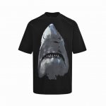 Givenchy 纪梵希 23Ss 经典鲨鱼印花短袖 大面积印花采用大康丽数码印花机直喷 成本极高 经过多次的调试打版图案色差还原度与原版接近百分之99 区别