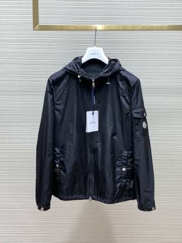 moncler 蒙口， 秋冬最新品，专柜同步有售，贸易公司订单，唯一能做原单老鼠狠货，连帽休闲夹克外套，上身透气舒适！采用进口原版尼龙面料，原版五金辅料装饰，简