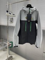 鸟家 Alpha Jacket男士户外硬壳冲锋衣外套 出入专柜无压力 官网在售5400大洋，女士经典防水冲锋衣。 最近爆火的户外品牌 冲锋衣界天花板！附带潮流属