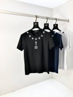 纪梵希。2025春夏新品时尚圆领短袖高级定制百搭款式！更有实用感 任何人都可以轻松驾驭 采用丝光面料制作，奢华经典品牌Logo设计，1F非常显档次懂货的必须入！