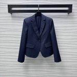 p400Loew*2025新品上架 条纹西装外套 定制Yb进口西服材质 透气舒适 成衣蓝白撞色条纹肌理交替 展现气质复古风格 枪驳领配合单颗襟扣调节设计 彰显品