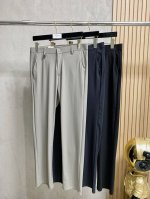 Moncler蒙口 2025Ss新款原单高档爆款休闲裤 西裤 超级定制款 原版五金 标志性Logo 超级重工工艺 三标齐全 版型超赞，细节做工无可挑剔！款式不挑