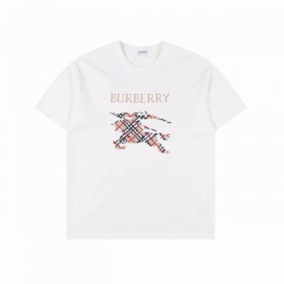 burberry 巴宝莉 格子战马圆领短袖 采用15S精棉平纹 G 搭配 32S双纱拉架螺纹 300G 精棉面料通常具有较好的吸湿性 透气性 耐磨性 同时也比较