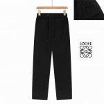 Loewe 罗意威 25春季新款裤子 欧洲贸易渠道，意大利海外仓直发，海外精品限定销售。 25Ss春季新款休闲时尚卫裤，这款卫裤采用大牌的设计打造时尚潮流感，细