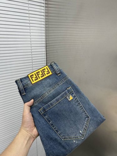 fendi芬迪 2025Ss新款原单爆款牛仔裤 超级定制款 原版五金 超级重工工艺 版型超赞，细节做工无可挑剔！款式不挑人，做工高档，超强好货不等人，看中赶紧下
