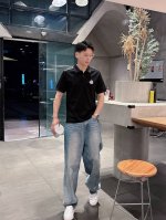 Mon* 25最新最顶级版本螺纹拼接经典元素贴标红融合polo短袖，最顶级的品质专柜原单短袖，顶级制作工艺进口面料，专柜款独特设计，采用进口高端订制进口丝线手感