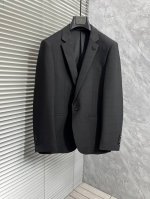 New# P550阿玛尼 24 商务休闲西服套装！ 衣服西裤 得体的西装在许多人的心中绝对占有很重要的地位，不论是精英职场还是其他的正式场合，在你犹豫不定之时穿