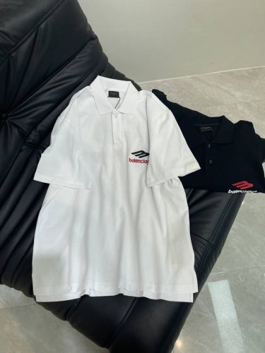 balenciag*25新款经典3M字母刺绣短袖Polo衫。采用珠地棉面料透气舒适。整体设计简洁大方，非常适合休闲或半正式场合穿着，展现青春活力。男女同款！Xs