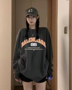 Balenciaga巴黎世家Bb1917做旧春季圆领卫衣 原版面料高版本高品质 网红明星同款 优选新疆华棉面料 pu直喷印花Logo工艺 定制定染 手感非常舒服