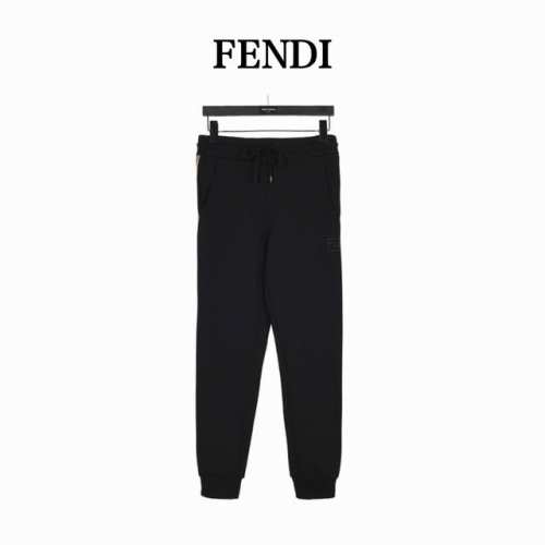 fendi 芬迪 双F刺绣及Logo织带卫裤 Fd经典元素，上身休闲舒适，衣身同色无色差，工费昂贵。 前口袋暗纹双F刺绣+亮色Logo织带搭配，非常醒目吸睛，
