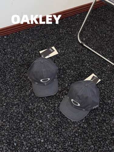 预售 3 26出货 P量大优惠 Oakley X Piet Software Cap联名款水洗破坏做旧可调节男女鸭舌帽 立体刺绣字母Logo 帽身的这种水洗做旧