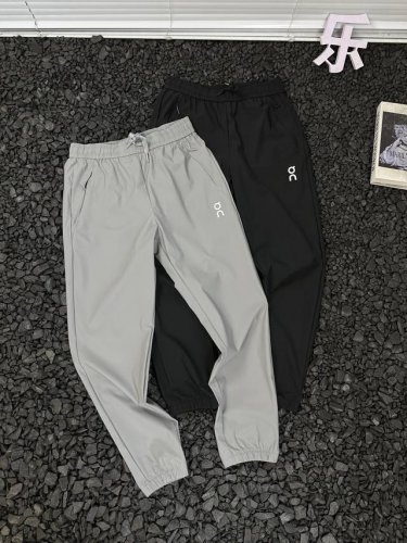 昂跑On户外运动休闲时尚百搭弹力冰丝束口男裤休闲裤 家人们，运动、户外爱好者看过来！被各路运动博主追着要链接的昂跑On男裤，今天它来了！ 这条裤子简直是为追求品
