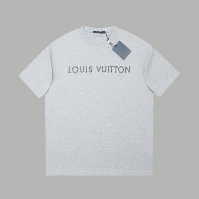 LV 25Ss早春新款 Lv字母烫钻短袖 轻奢主义 男女日常通勤穿搭必备单品 正确版本 欢迎对比 详细特征 320克100% 纯棉双纱汗布面料 同缸定染特种加粗