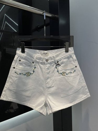 新品上新 2025 Celine 女士白色刺绣小蓝花口袋装饰，修身迷你牛仔半裙。 码数：26-27-28