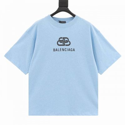 balenciaga 巴黎世家 锁扣印花圆领T恤 采用双纱平纹 100%棉 32支双纱棉高密布 面料用的是国产新疆优质棉纱 新疆棉花是国产棉花中公认的优等材料