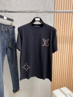 路易威*Lv 25Ss春夏新款首发专柜最新款短袖圆领T恤 高端订制 设计前卫时尚 品牌Logo重工艺设计 高端定制240克面料.手感柔软.穿着舒适.专柜级别精致
