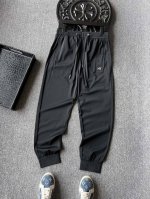 专柜顶级货！ 人气爆款！Arc'teryx 始祖鸟专柜新品冰氧蚕丝长裤！恒隆在售万元级，款号：3633 始祖鸟家今年新品冰氧天丝面料，内外层做了液氨工艺处理，久