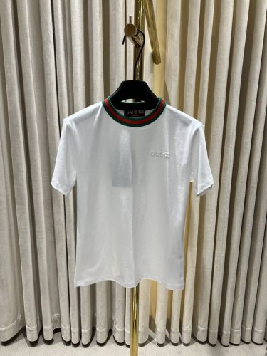 新品#Gucc*经典红绿织带圆领胸标字母短袖T恤 定色定染，欧代订单 Size：S-M-L Code：25022406