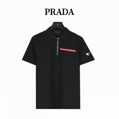 prada 普拉达 25Ss新款红条半拉链短袖polo衫 原版品质欢迎对比 1:1经典复刻 合身版型polo 衫 选用专柜优质大网眼布珠地棉面料打造 跟市场上小