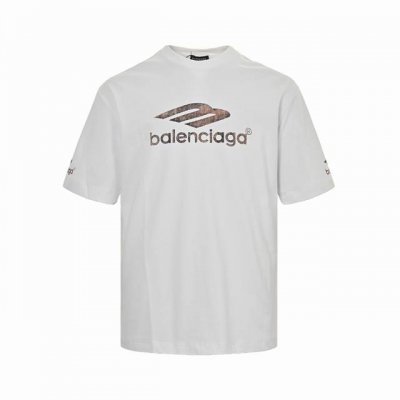 balenciaga 巴黎世家 24Ss 做旧3M字母印花短袖 复古平纹针织面料 大廓形版型 圆领短袖 正面和背面饰以艺术作品印花 做旧效果 采用15S精棉平纹