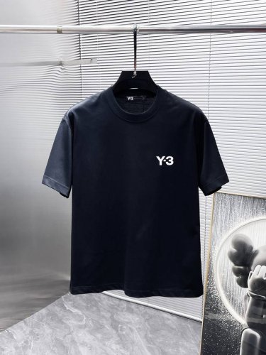y3 2025Ss新款 半袖 体恤 短袖 圆领T恤，高端版本！专柜定制面料 透气舒适度高，细节无可挑剔，品牌元素设计理念，体现高品质。手感细腻柔软！呈现休闲裁剪