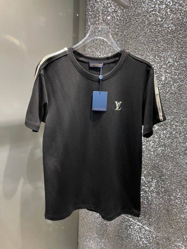 套 Lv夏季套装，现货M~Xxxl