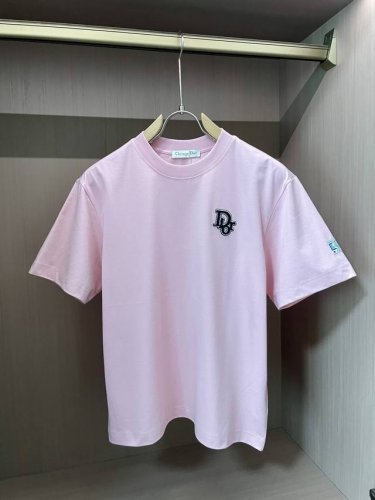 Dior 2025春夏新品，优选特定原版开发330支双股精棉平纹面料，上身挺阔舒适度佳，外穿内搭随意搭配，男女同款 尺码S-Xxxl