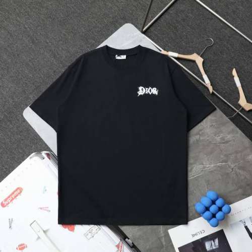 上新120 顶级复刻 高端定制 - Dior 迪奥 新款前后印花Logo休闲圆领短袖T恤 - 款号: 3332 - 颜色: 黑色 白色 - 购入原版开模打造，全