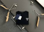 Prad*合身版型S-Xxl 25早春最新字母立体刺绣经典重磅短袖，高端品质专柜原单圆领短袖，顶级制作工艺进口面料，专柜款独特设计，采用进口高端订制进口丝线手感