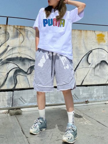 上新！puma 彪马Logo元素碰撞，简约又不失设计感，超级吸睛！ 不仅保留了品牌的招牌风格，色调上的搭配效果自带层次，视觉上很有高街调性！重工艺高质感，棉质感
