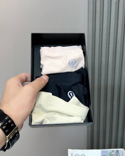 lulu女士无痕蝉翼内裤一盒3条装 均码 ~130斤 颜色 肤色 浅咖 黑色 亚马逊特供款500+ 出口品质 渠道流出几百盒 售完无补 韩国进口顶级冰丝原料,内