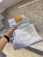 Gugci古倚 S专柜热销 水波浅蓝色牛仔短裤爆款官网专柜必推产品面料 拨印[Gg]设计 弹力超好透气 专柜走好设计 上身效果超好 版型巨好 专柜热卖Slim板