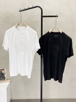 P170。Versace范思哲独家专供新款原单男士休闲短袖 高端定制 高版本 时尚百搭爆款进口面料 手感超柔软细腻 穿着亲肤舒适 高端精品 代工厂P精细做工 上