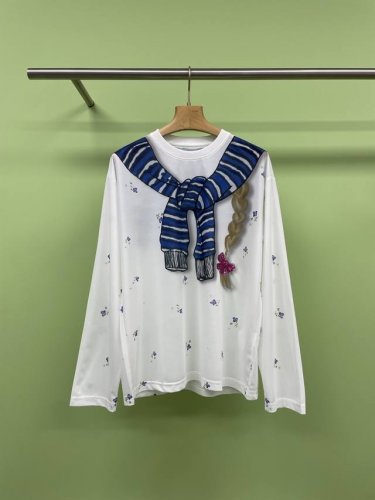 fordare福蝶新品25春夏趣味手绘绑结小碎花罩衫，福蝶这件小碎花罩衫美到失语，真的让我疯狂心动，手绘感的碎花像是把春日河岸穿在身上，前襟的立体绑结设计也太灵