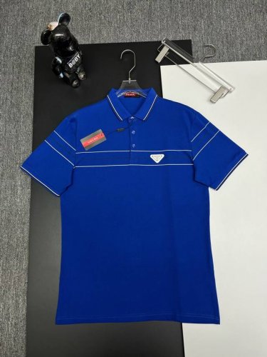 prada 普拉达 条纹印花三角标新款polo衫 原版面料 官方同款 采用210克纯棉珠地面料，定制 同缸染面料 手感非常舒服爽滑 版型挺阔有型 一线品牌代工厂