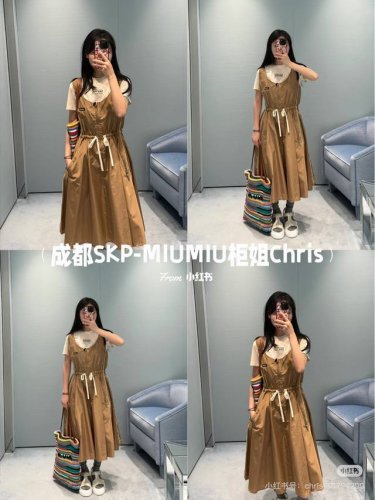 Miumi* 25Ss春夏新款 徽标咖色无袖连衣裙丨独家Yb开发 高版出品 拉链和徽标都特别有设计感 两侧有拉链口袋设计 腰间抽绳收腰显瘦 无袖款特别适合夏天穿