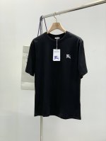 burberry 巴宝莉，2025夏季最新品，专柜同步有售，原单狠货，时尚休闲圆领短袖T恤，进口原版面料，上身舒适透气，顶级印花工艺字母图案装饰Logo，档次极