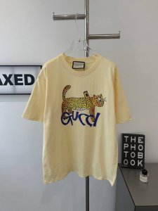 款号G648 新款Gucci古驰金钱豹印花字母款米色短袖T恤爪子男女情侣款！ 放假了赶紧穿新衣服出去玩耍 连爪爪都是可爱豹爪一爪抓住财富 豹富！随意舒适穿搭10