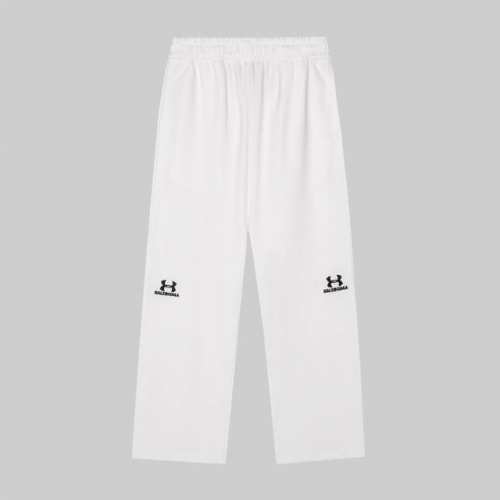 8323白色# Balenciaga X Under Armour 2025最高版本，联名运动长裤。 100%全棉毛巾底大卫衣活性染面料，420克紧密纺，手感舒