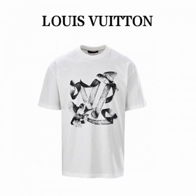 Louis Vuitton Lv 白鸽印花短袖T恤 正品6994购入开发，采用32支潮牌精疏棉260克面料，领口1*1索罗纳舒弹螺纹，胸前数码直喷工艺，面料酵洗
