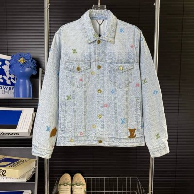 228 当天到货 现货现配 Louis Vuitton路易威登25Ss Lv小花刺绣水洗丹宁牛仔外套 一款洗水马骝拼色搭配的顶级单品，将每一处细节以及做工都打造